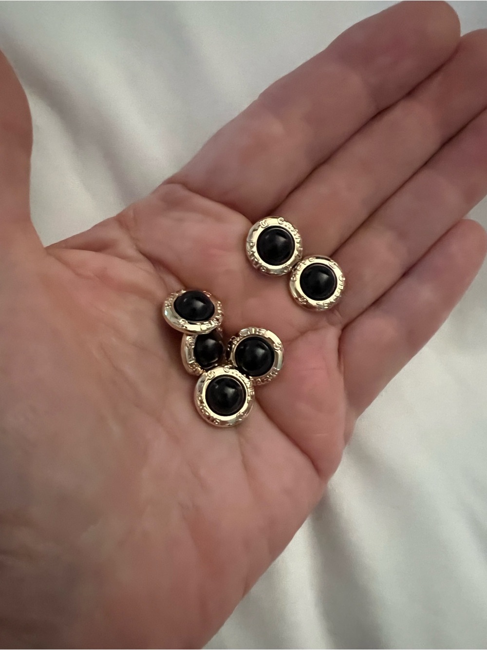 🥰 CCstyle-(set-of 6-10mm) small black enamel/gold/stamped/shankback